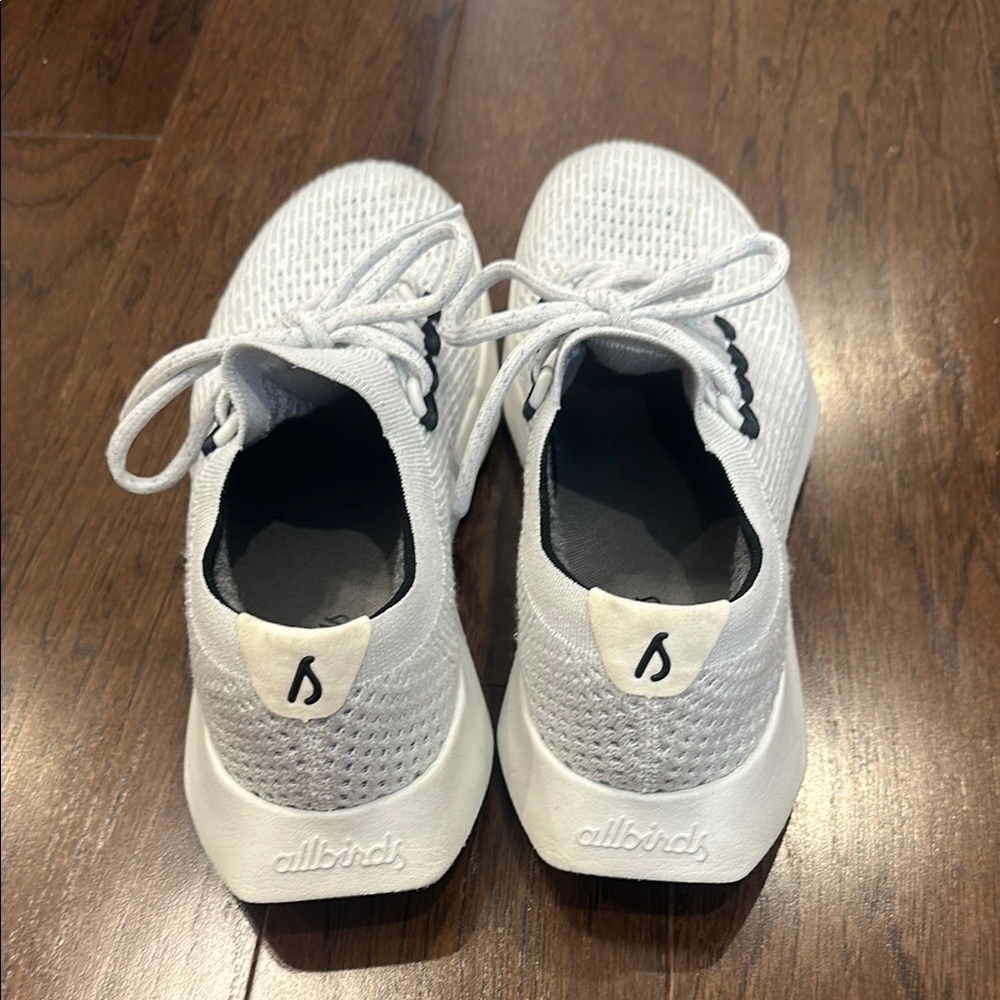 Women’s Allbirds Gray Athletic Shoes- size 9 - Picture 4 of 6